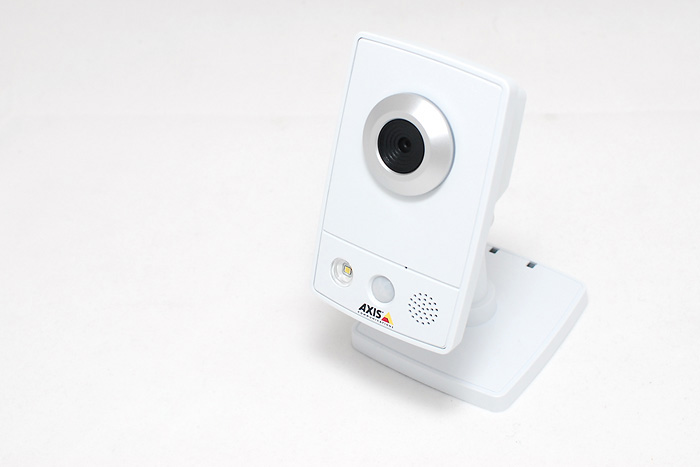 2 Review : AXIS M1031 W CCTV IP Camera
