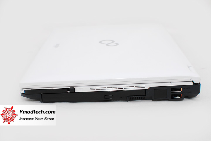 10 Review : Fujitsu Lifebook SH560 (Core i3)