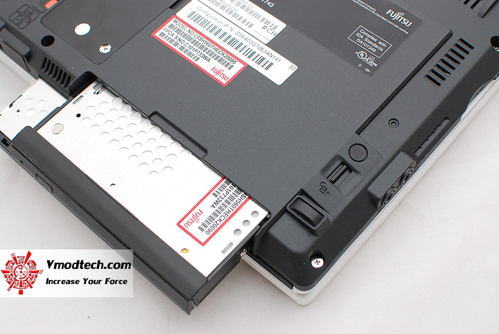 16 Review : Fujitsu Lifebook SH560 (Core i3)