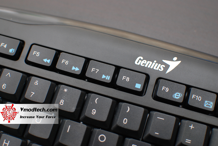 4 Genius KB 8000 Wireless Multimedia Keyboard combo