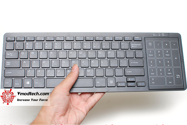 6 Review : Genius SlimStar T8020 Wireless Multi Touchpad keyboard