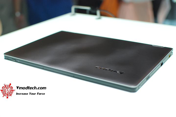 22 Hands on Preview : Lenovo Ideapad Yoga 11S และ Yoga 13