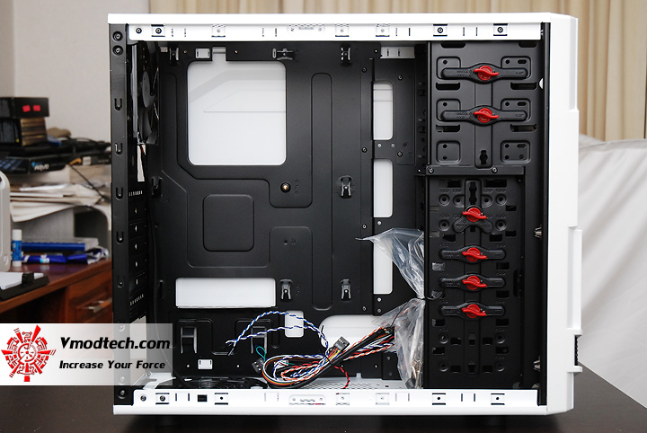 8 Review : Thermaltake Commander MS I Snow Edition