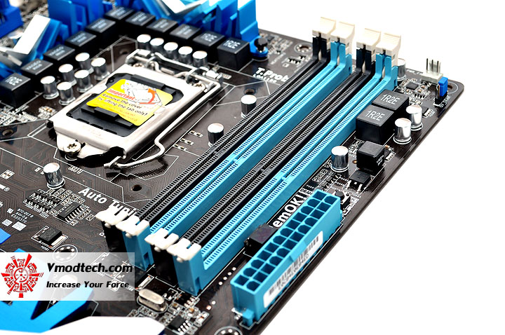 dsc 0047 ASUS P7H57D V EVO Motherboard Review