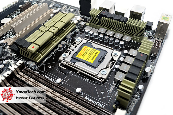 dsc 0040 ASUS SABERTOOTH X58 Motherboard Review