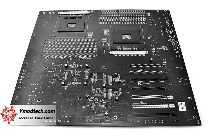 dsc 0448 EVGA Classified Super Record 2 (SR 2) Motherboard