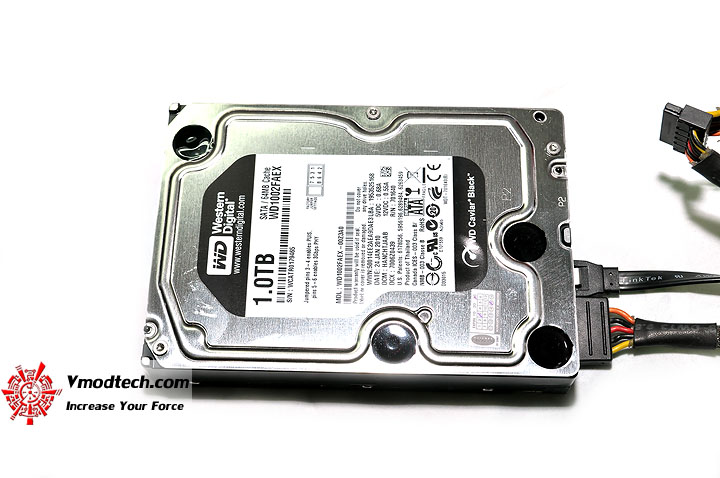 dsc 0092 GIGABYTE GA 890GPA UD3H AMD 890GX Chipset Review